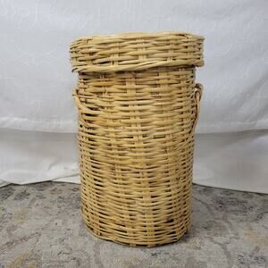 Vintage Handwoven Round Bamboo Wicker Hamper 20x14 Natural Toned Basket with Lid